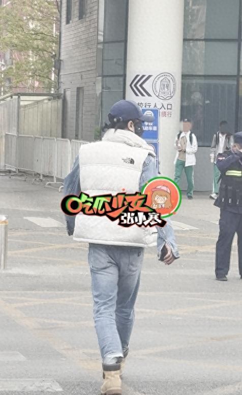 帽子形象图_帽子人物图片卡通_摘帽子人物形象