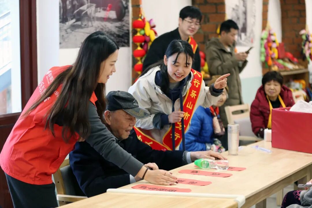养老金融政策支持_年金复利计算器在线计算_长护险制度全面建制