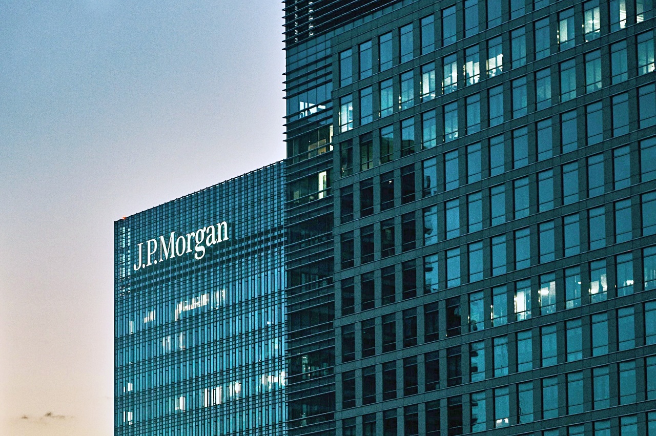 摩根大通2026年黄金价格预测上调6300美元_央行购买黄金需求增长_黄金价格2026