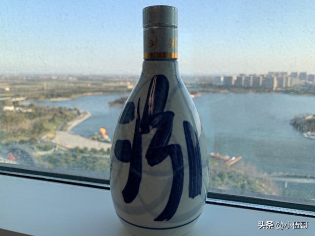 山西汾酒股票分析_山西汾酒2025年业绩分析高盛中金预测_山西汾酒业绩估值行业地位