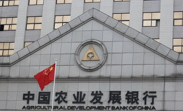 投资银行业务排名_银行总行岗位选择技巧_银行总行留学生投递策略