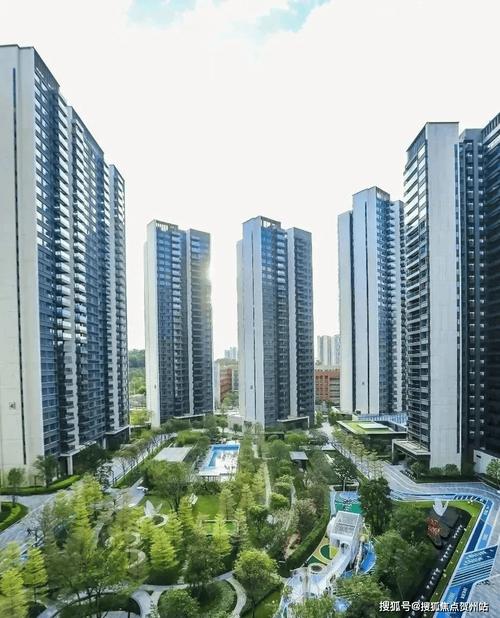 仁恒开发商_武汉市仁恒公园世纪小区维权难_仁恒地产捆绑装修升级包投诉